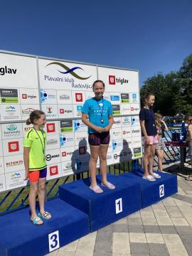 Neža Hren Radov 22